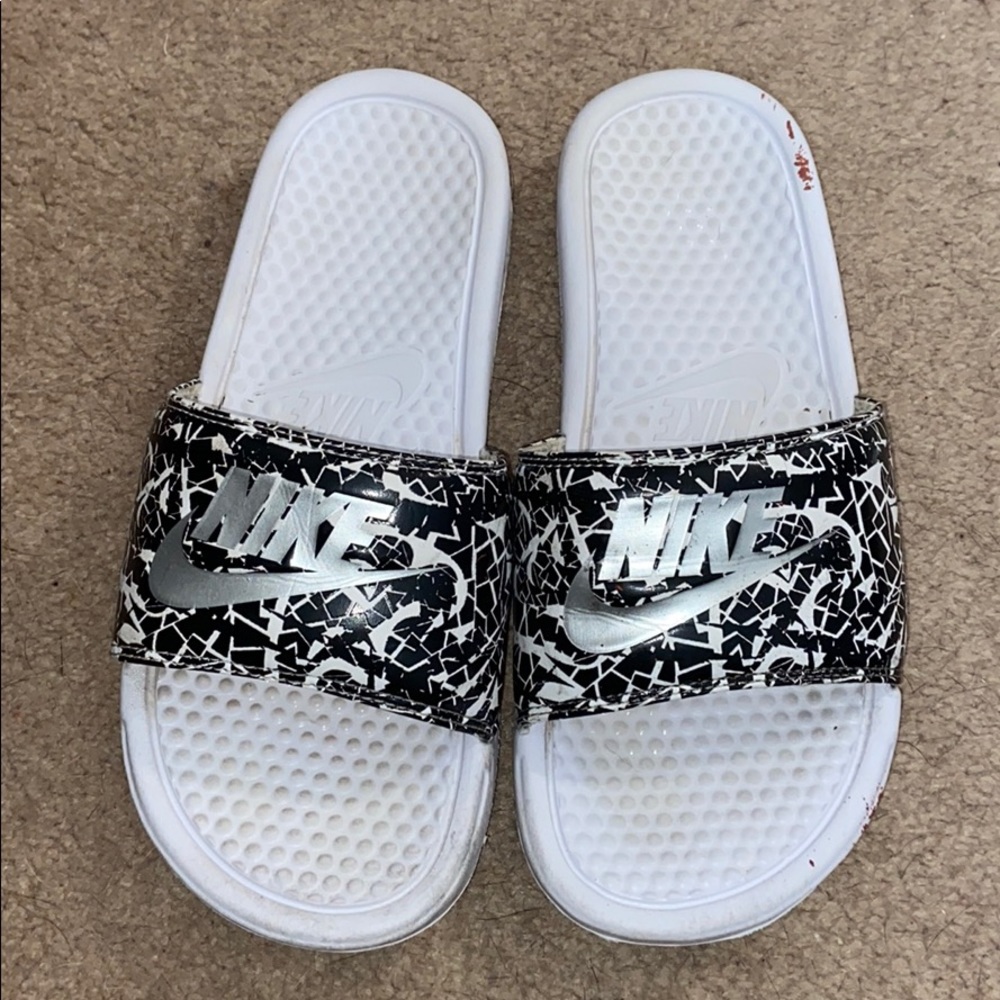 Nike slides